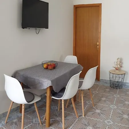 Apartment With Parking Space - 21465 Vir