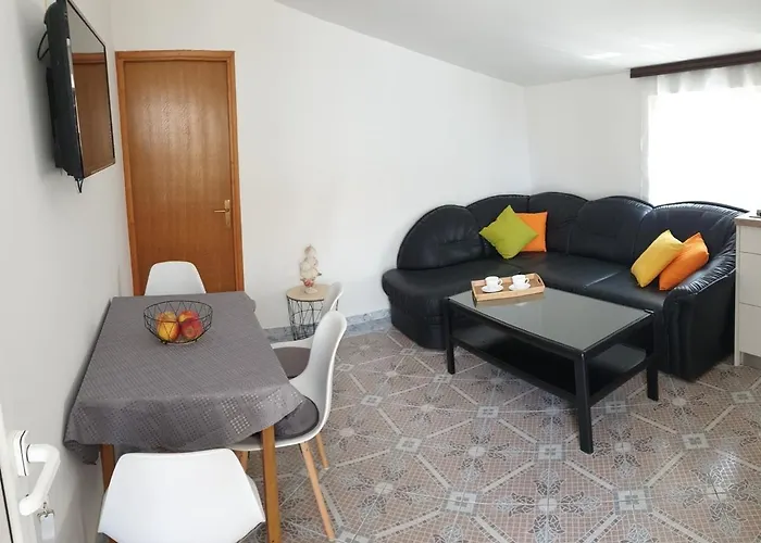 With Parking Space - 21465 Appartamento Vir